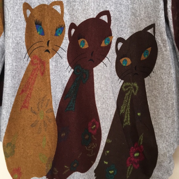 Long gray sweater with cats - Picture 3 of 3